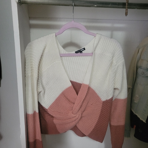 FASHION NOVA COLOR BLOCK SWEATER - Picture 5 of 5